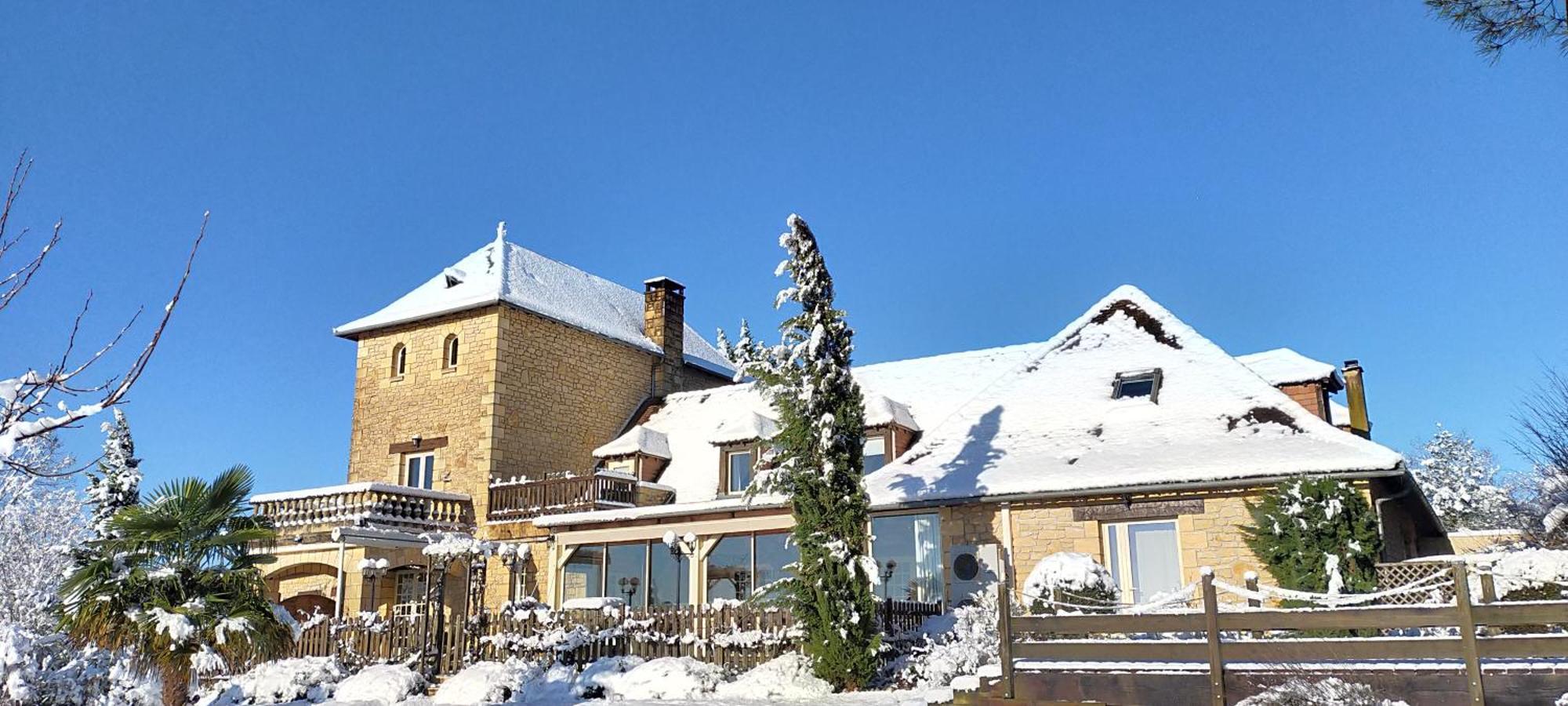 Logis Hotel-Restaurant Les Collines 59 Route Des Cretes Cublac エクステリア 写真