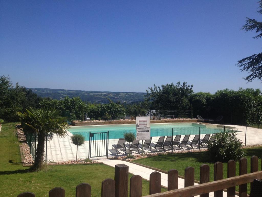 Logis Hotel-Restaurant Les Collines 59 Route Des Cretes Cublac 部屋 写真