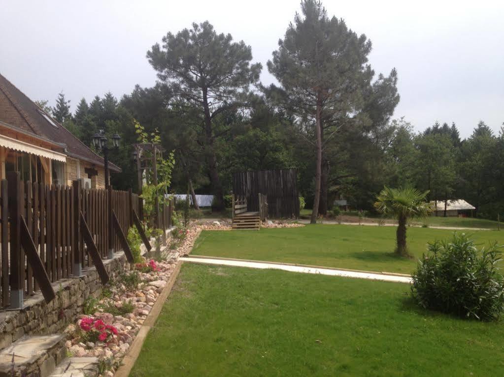 Logis Hotel-Restaurant Les Collines 59 Route Des Cretes Cublac エクステリア 写真
